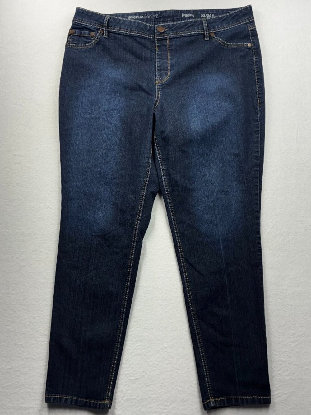 3For$20 Avenue Denim Dark Wash Jeggins size 22/24